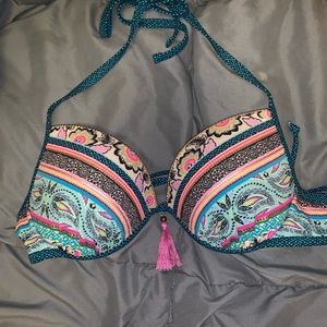 Push-up swimsuit top